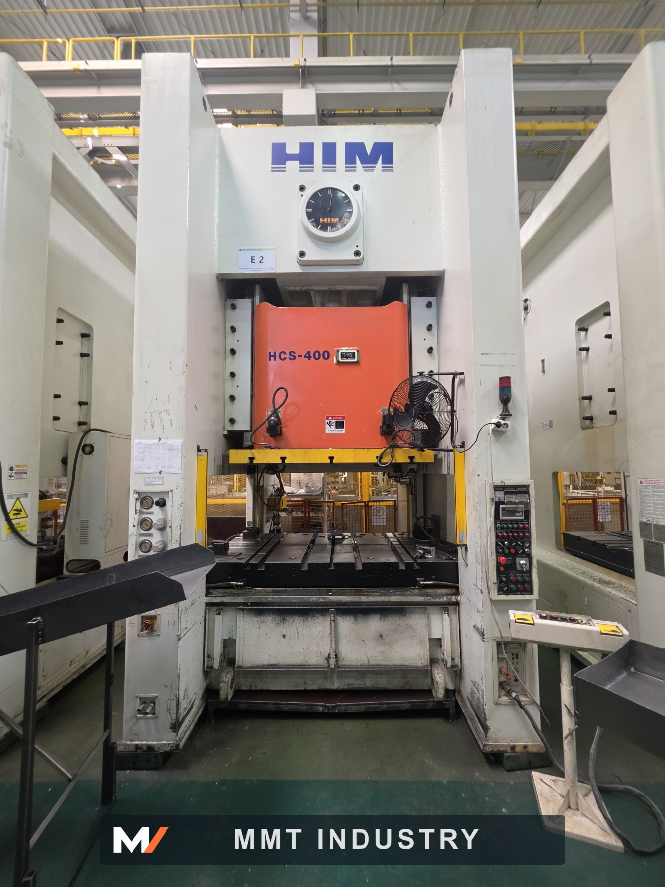 HIM HCS-400 — Predný pohľad · označenie E2